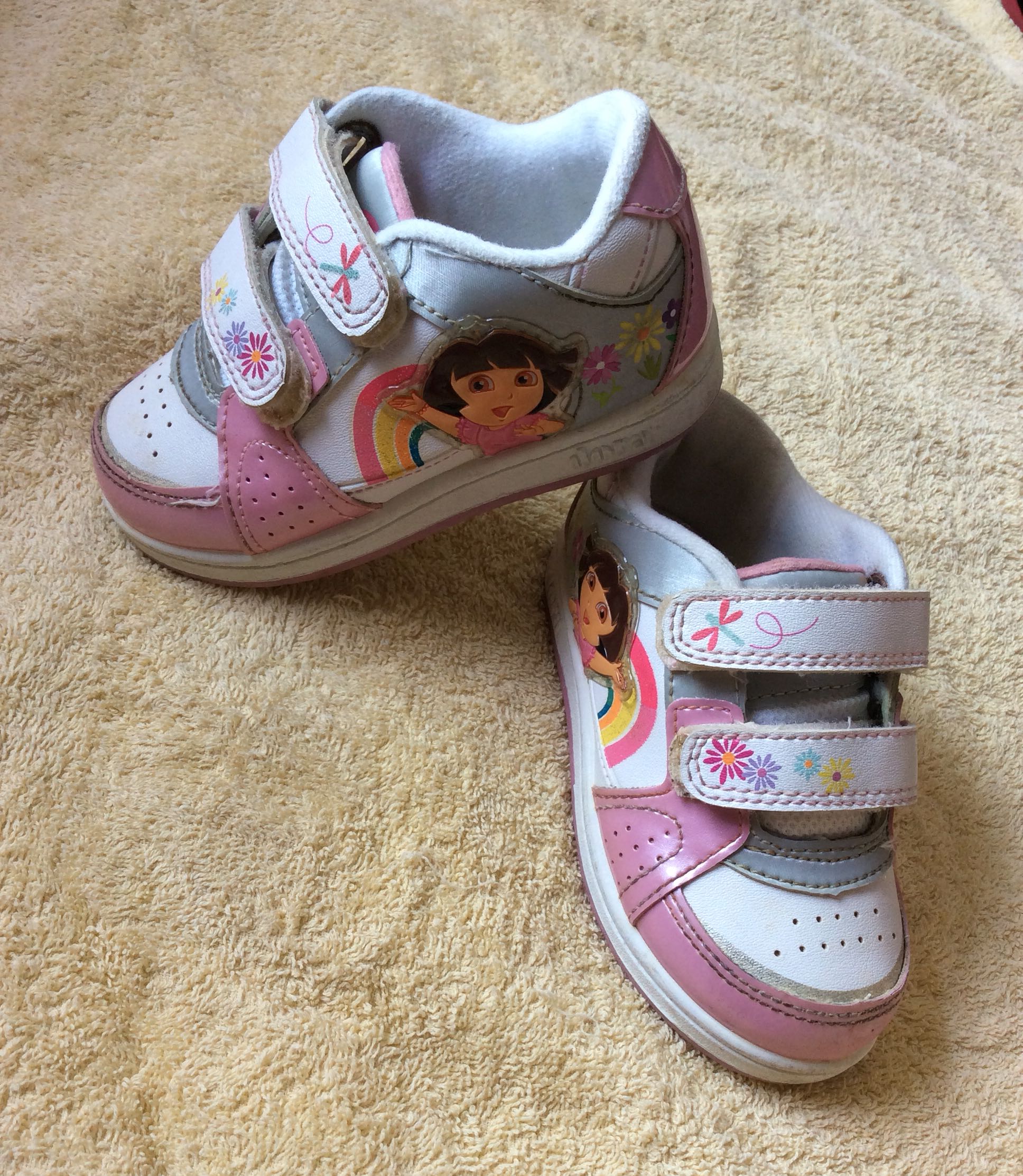 Dora the explorer light up shoes on sale