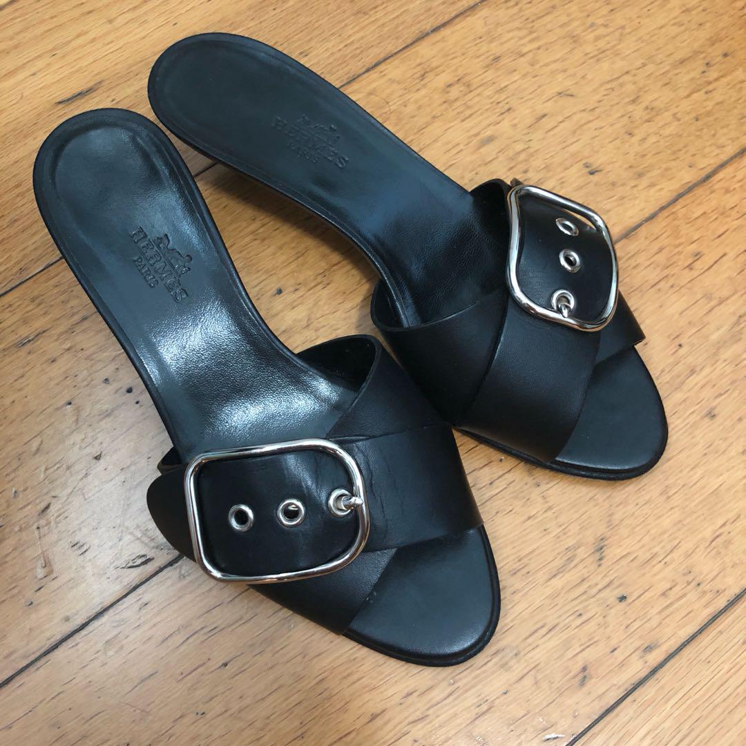 hermes black flip flops
