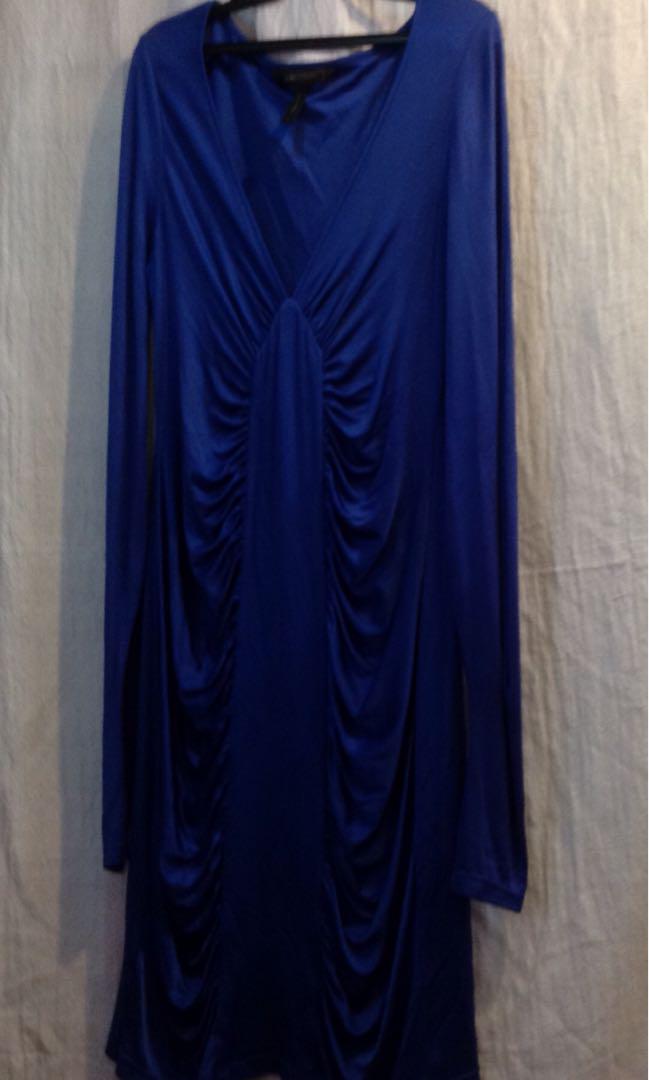 BCBG Evening Dress (Category: Evening dresses & gowns) located in Pasig City. Submitted by angieesp (Listing ID 186937106, Image 2). Description: Elegant evening outfit for a truly standout appearance..