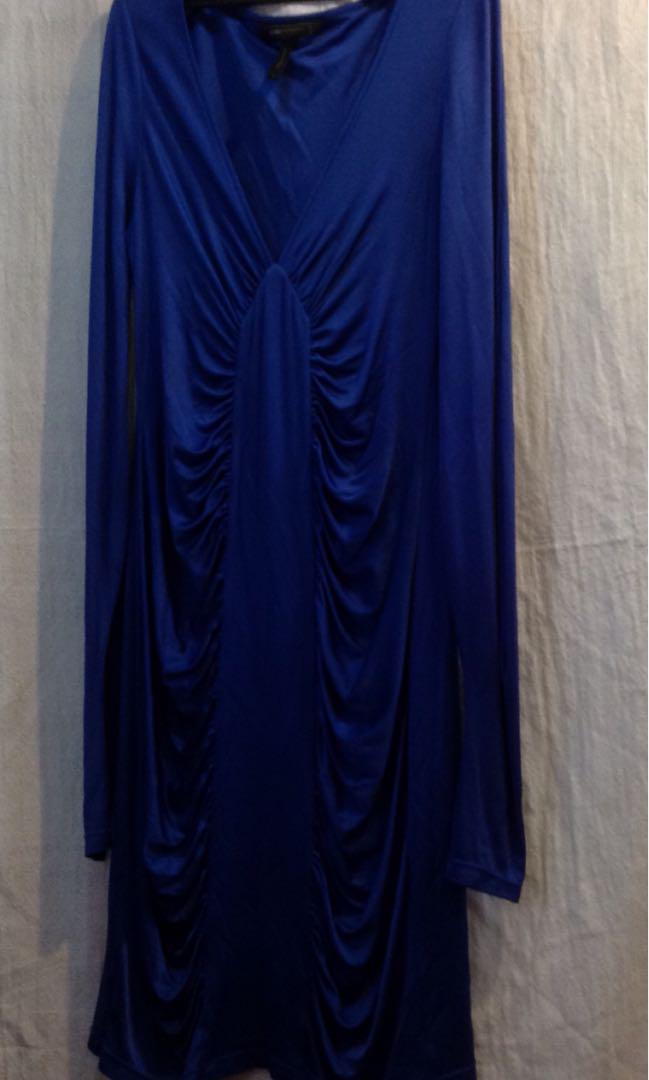 BCBG Evening Dress (Category: Evening dresses & gowns) located in Pasig City. Submitted by angieesp (Listing ID 186937106, Image 1). Description: Elegant evening outfit for a truly standout appearance..
