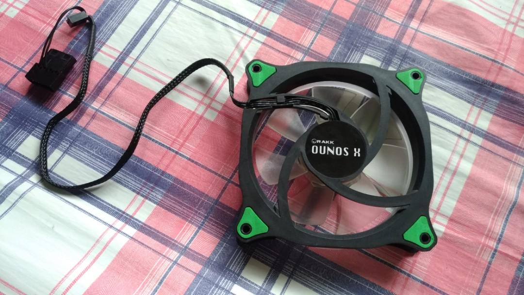 computer fan (Category: Computer Parts) located in Las Pinas. Submitted by chiisai586 (Listing ID 186958644, Image 2). Description: 100.00 - 200.00 ranges spare parts. 100% in good condition transparent fans - 100php. light color is green Rakk Ounos X - 200php. light color is blue black fan - 200php .