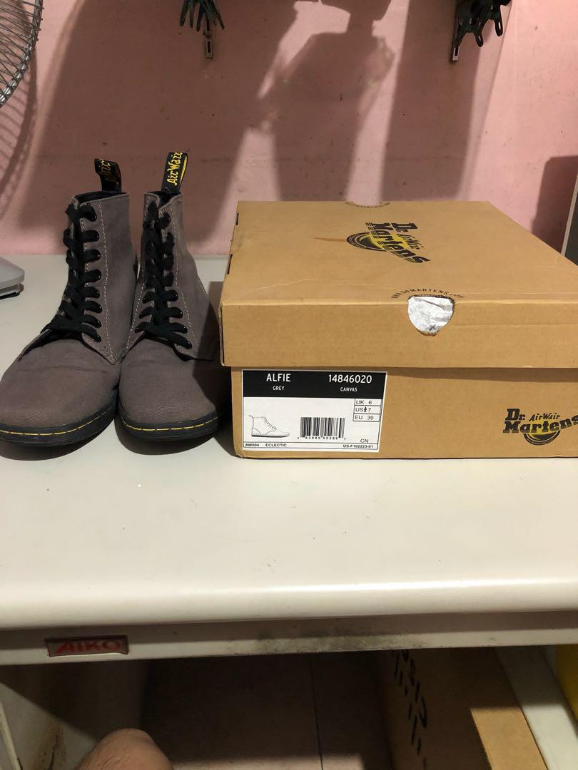 Dr Martens Alfie boots