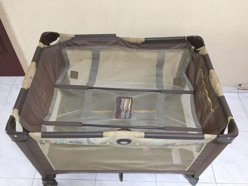 Graco travel cot, Babies & Kids, Baby Nursery & Kids Furniture, Cots ...