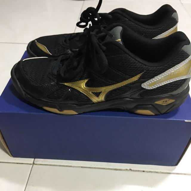 Mizuno wave store twister gold