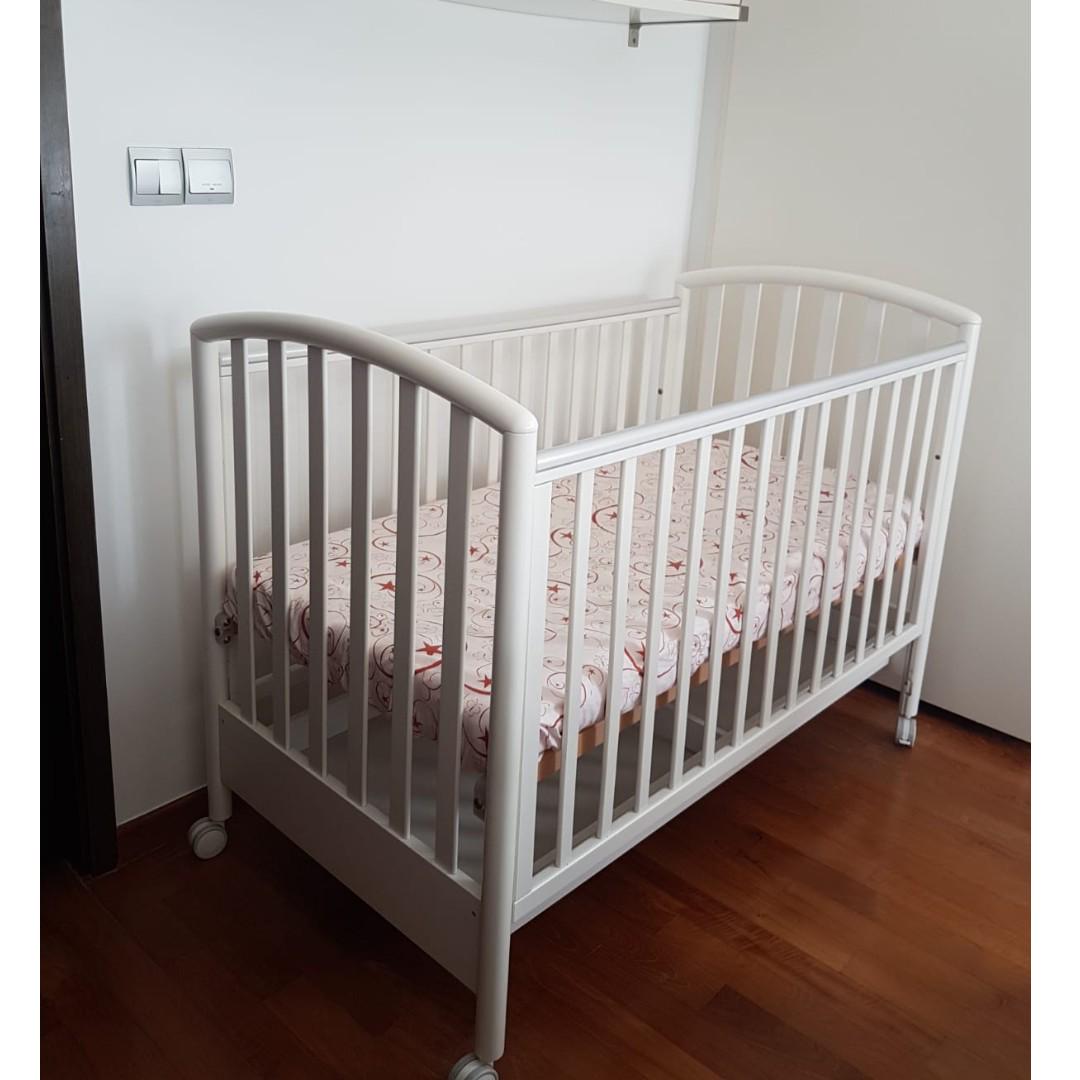 PALI Baby Cot with mattress, Babies 