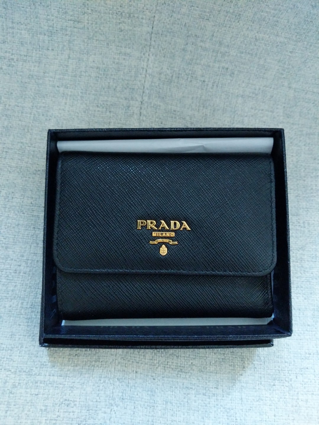 prada wallet us