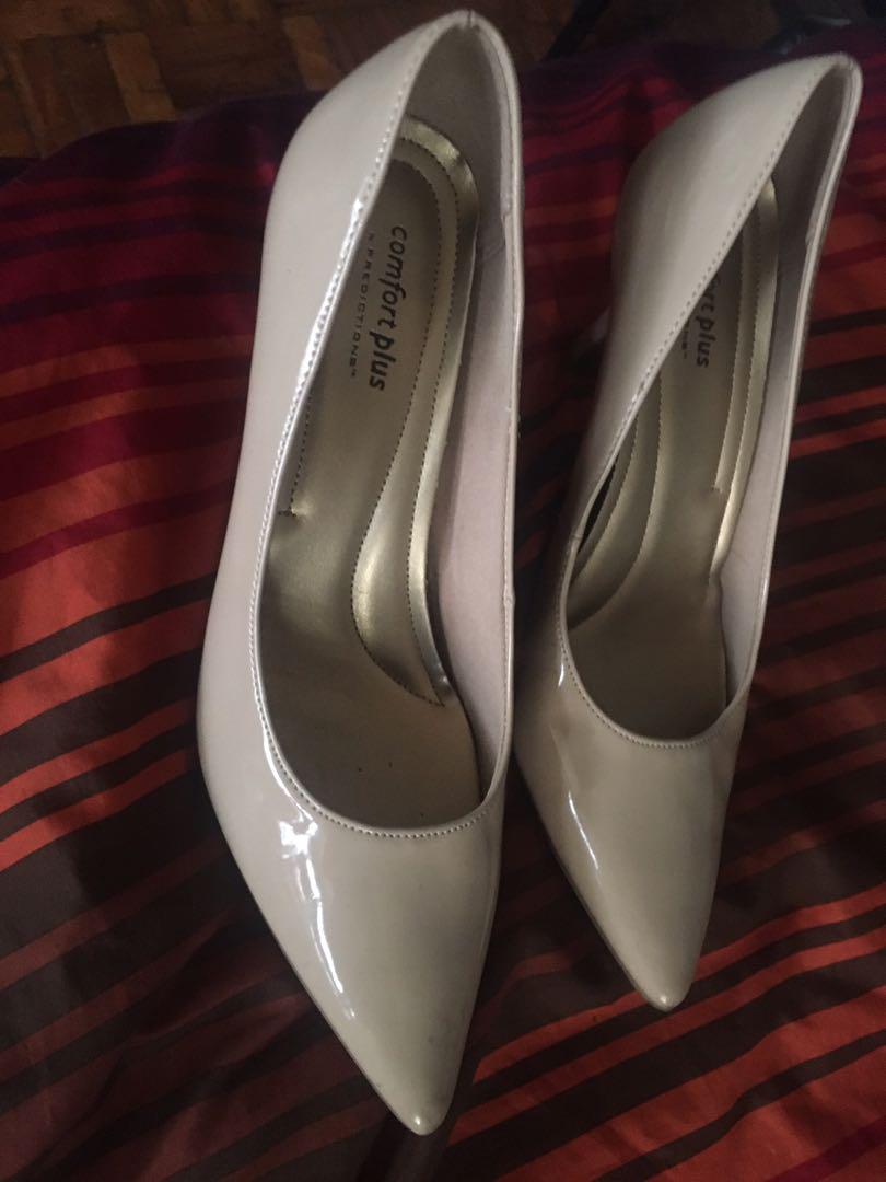 silver pumps size 10