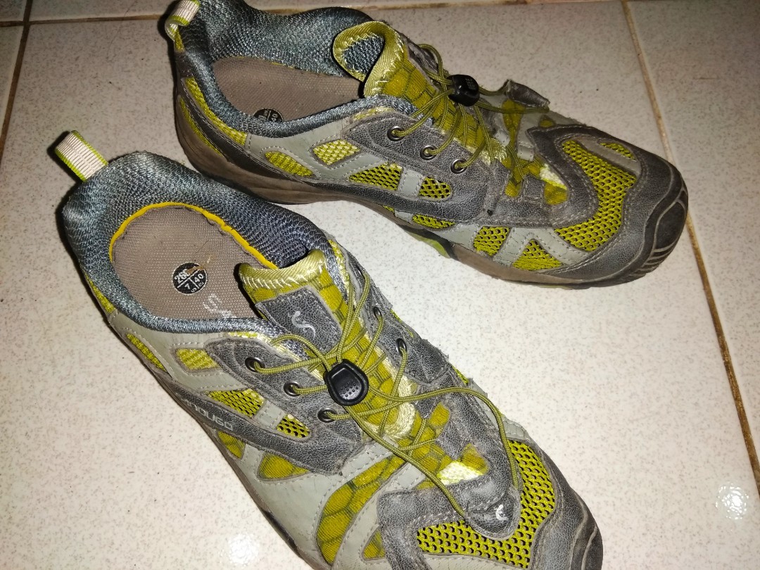 sandugo hiking shoes