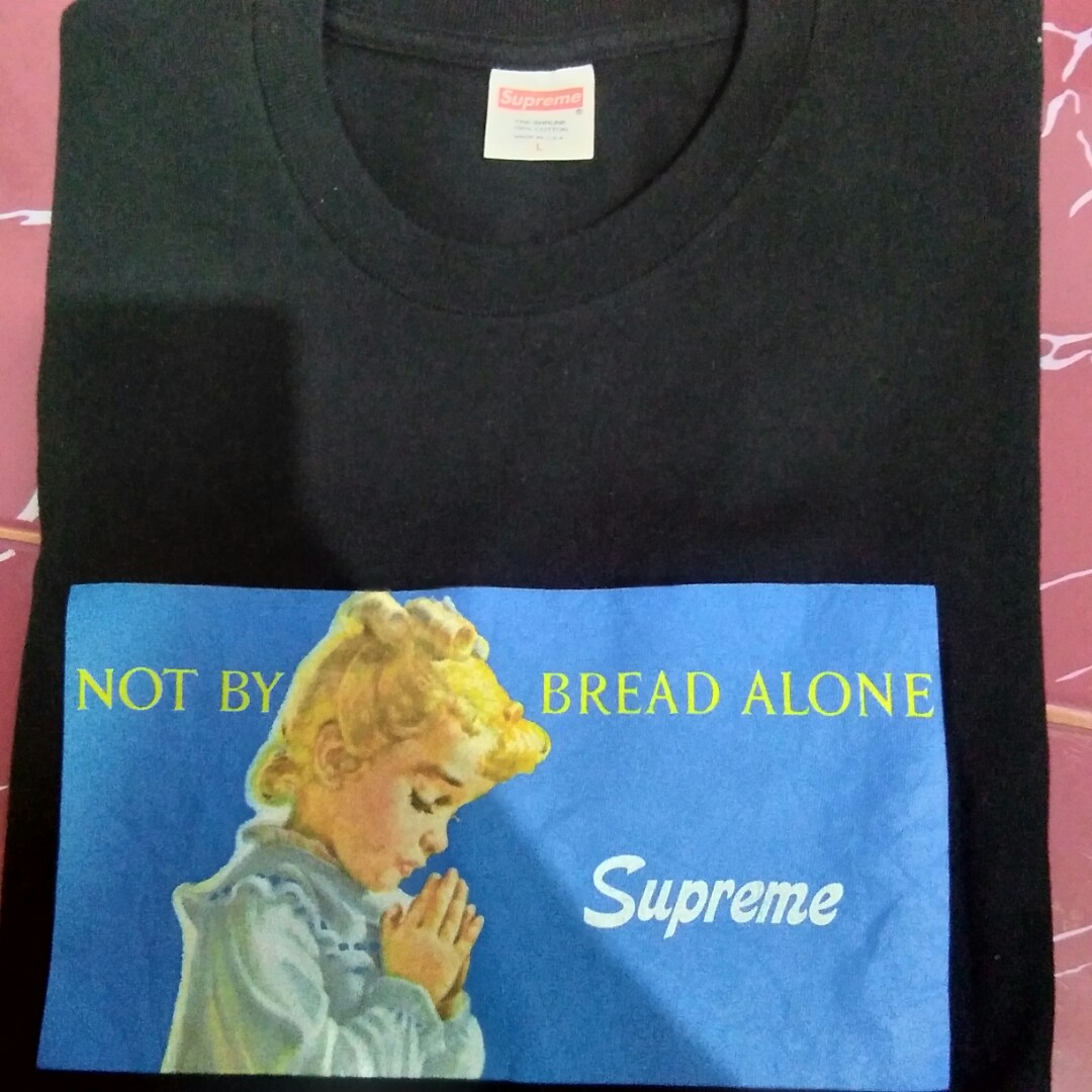 supreme bread tee