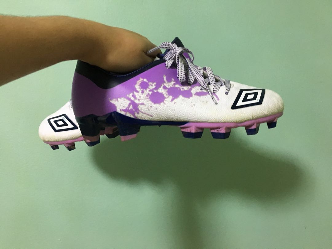 umbro womens soccer cleats