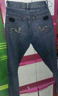 Celana jins 3