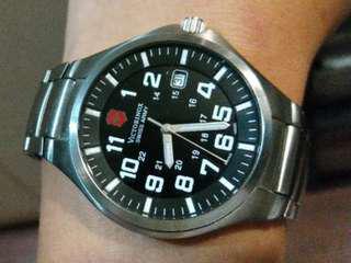 Genuine Swiss-made Victorinox Swiss Army Men's watch