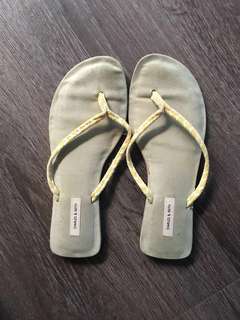 Charles and Keith thongs