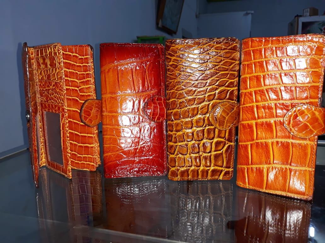 Dompet Cewek Kulit Buaya Asli Desain Kerajinan Tangan Karya Seni Di Carousell