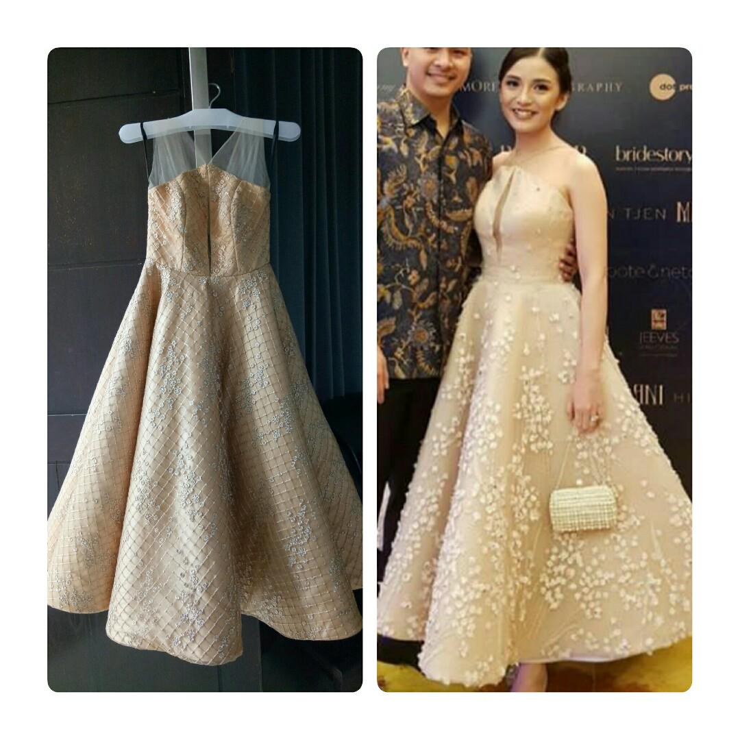 Chelsea Olivia Gold Dress Fesyen Wanita Pakaian Wanita Gaun Rok Di Carousell