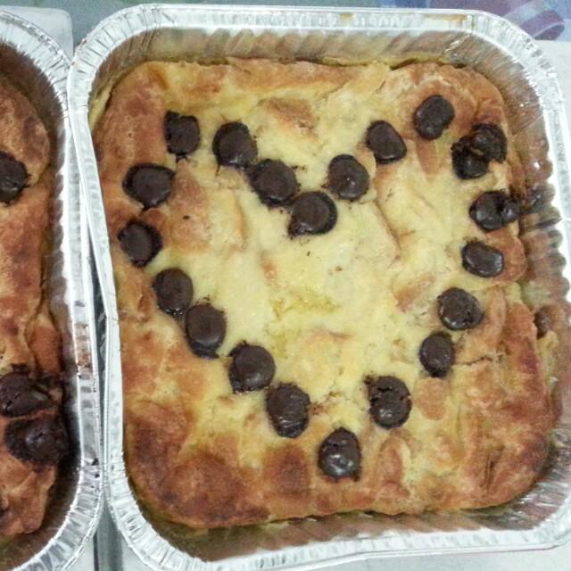 Halal Bread Pudding with Custard Sauce, Food & Drinks, Packaged
