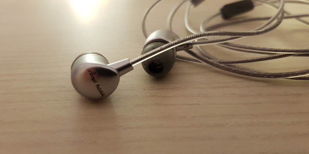 happy plugs in ear headphones