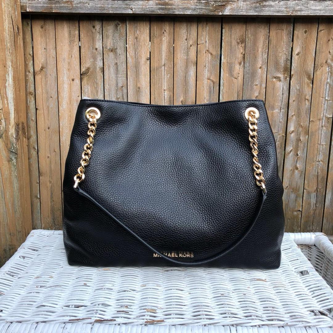 large chain shoulder bag