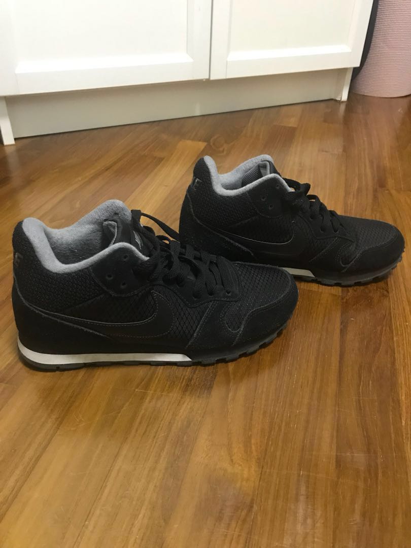 nike md runner mid