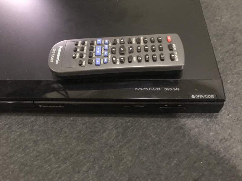 Panasonic DVDS48 DVD/CD PLAYER DVD播放器 可面交, 電視及其他電器 , 轉換器及插頭在旋轉拍賣