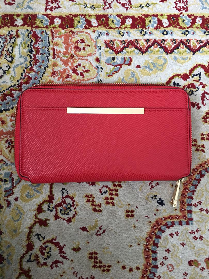 Accepteret paperback Udseende RED ALDO CLUTCH, Women's Fashion, Bags & Wallets, Clutches on Carousell