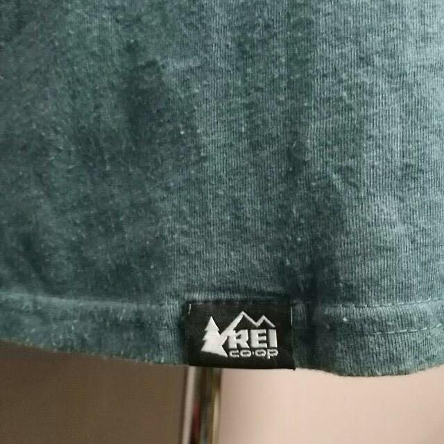 Rei Hiking (Category: Vests) located in Ipoh. Submitted by ricobundle (Listing ID 155089708, Image 2). Description: *AVAILABLE* REI Size M Pit 20 x 27 Price including delivery RM40 to peninsular Msia + RM5 to East Msia. Columbia North Face Patagonia Millet Mont Bell Hiking Outdoor.