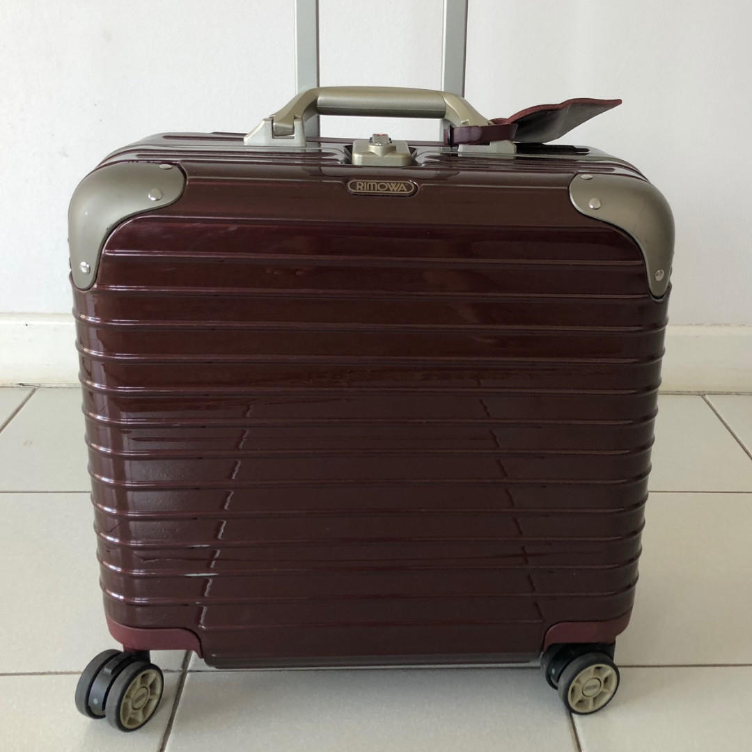 rimowa maroon