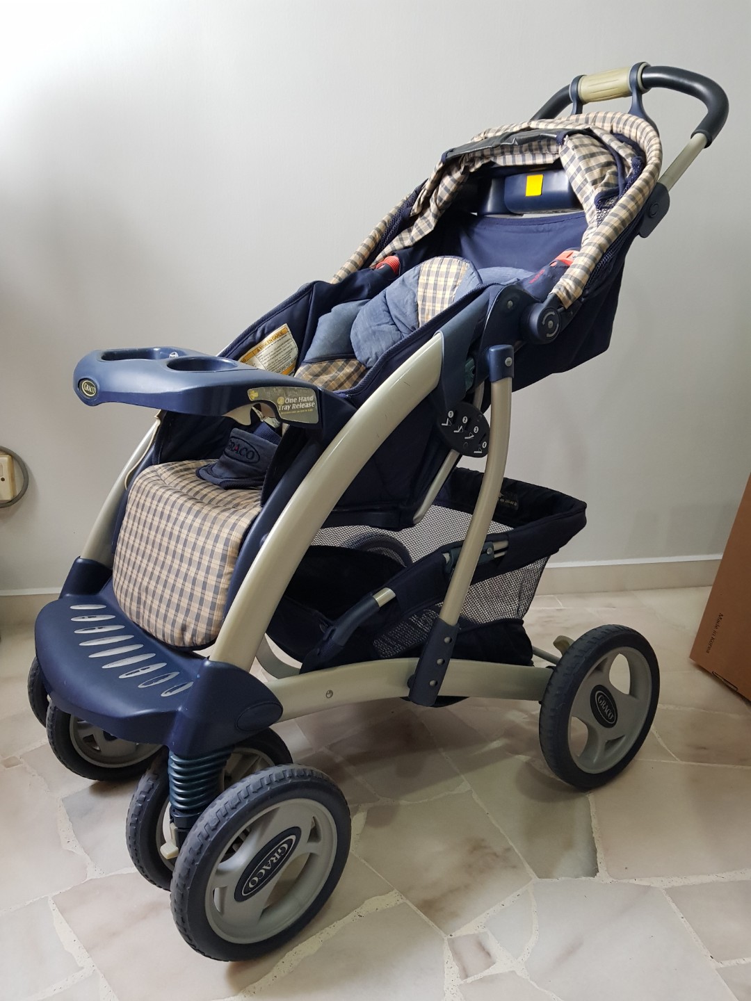 Graco Stroller (With infants Car Seat cum Carrier), Babies & Kids ...