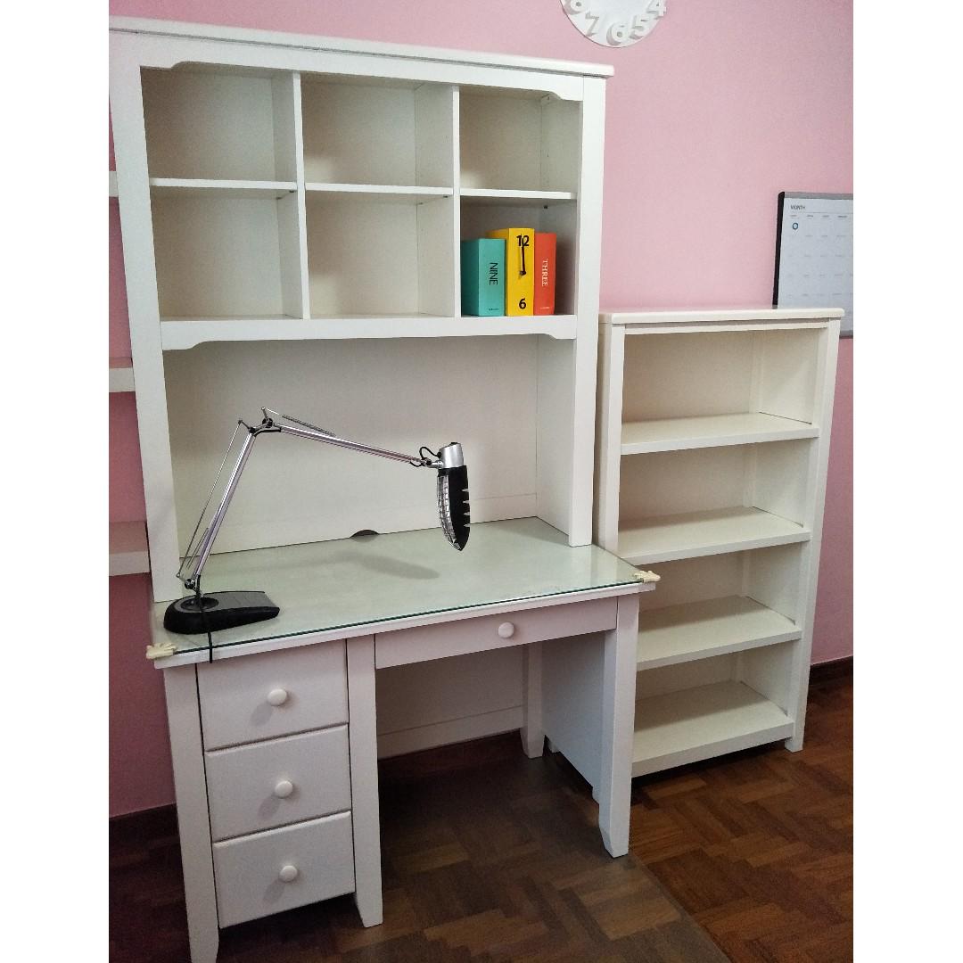 bookshelf with study table