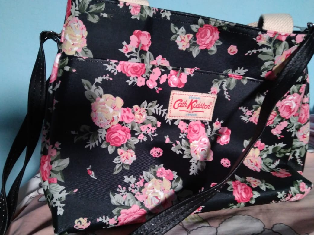 Tas Motif Bunga Women S Fashion Women S Bags Wallets On Carousell