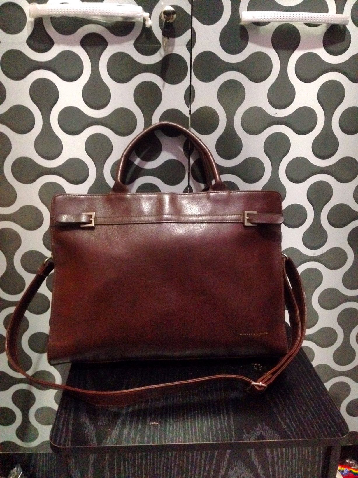 Tas selempang menora labelle vintage, Fesyen Pria, Tas & Dompet di Carousell