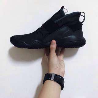 Nike acg  KMTR black 防水慢跑鞋