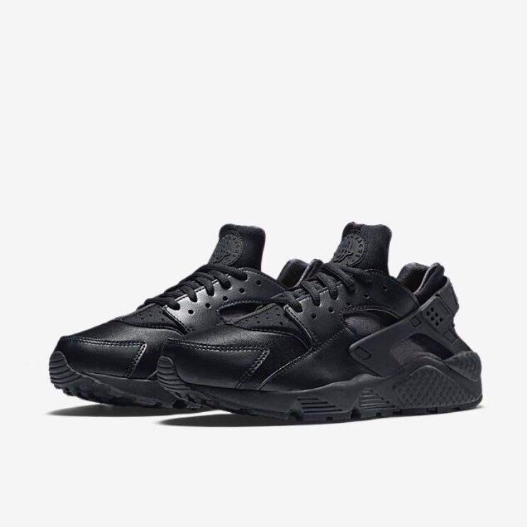 Black Nike Air Huarache Run, Women's Fashion, Footwear, Sneakers on  Carousell