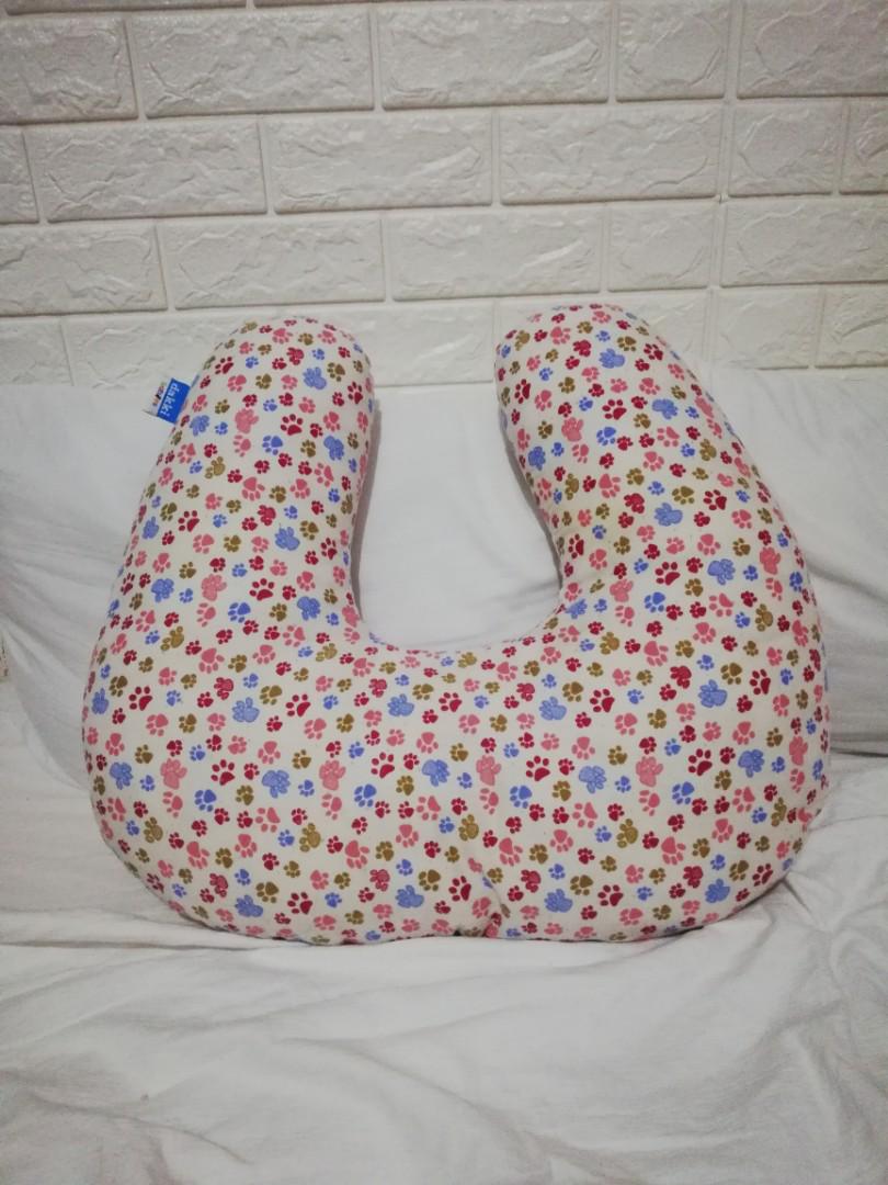 dakki nursing pillow