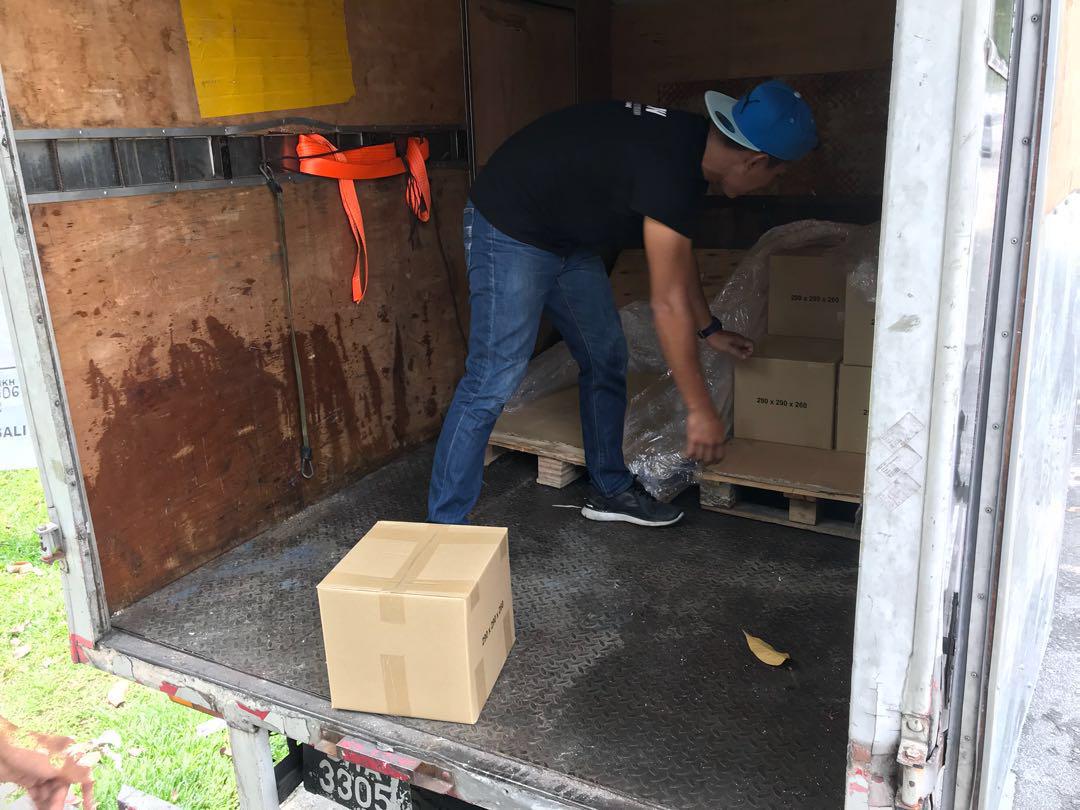 driver lorry wanted 1-5ton (Category: Drivers & Delivery) located in Kuala Lumpur. Submitted by rirtradingtransport1001 (Listing ID 176885652, Image 3). Description: pemandu lori 1-5tan diperlukan (segera) -lesen GDL n D yg sah -mempunyai pengalaman atau takde boleh cuba apply -jujur -amanah -betul2 minat bekerja n mencari rezeki yang halal -menepati masa -boleh outstation jika ada yang berminat boleh pm 📱whatsapp http://tailgatemoversservice.wa