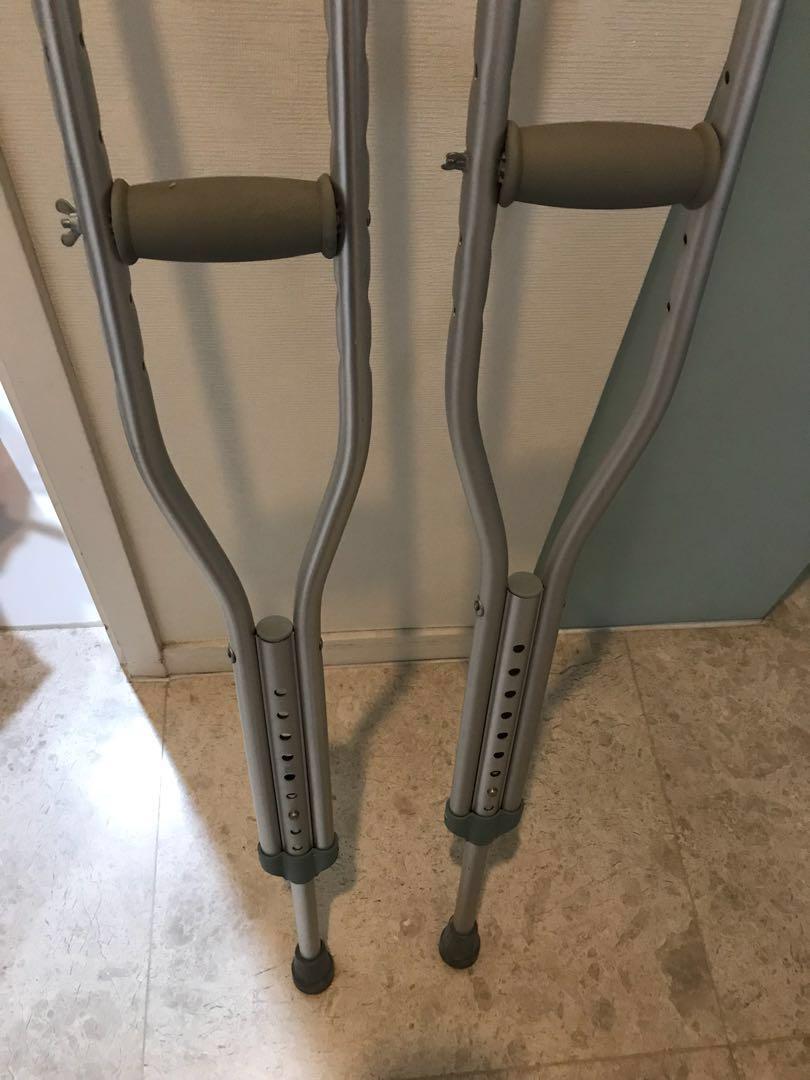 Leg clutches, Health & Nutrition, Assistive & Rehabilatory Aids, Rehabilitative Devices on Carousell