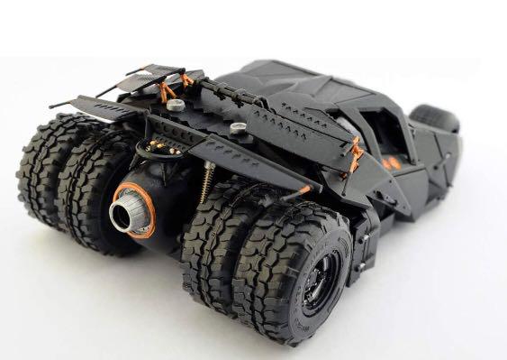 ブランド 新品 『ダークナイト』バットモービル 1/43スケール MAIZE社