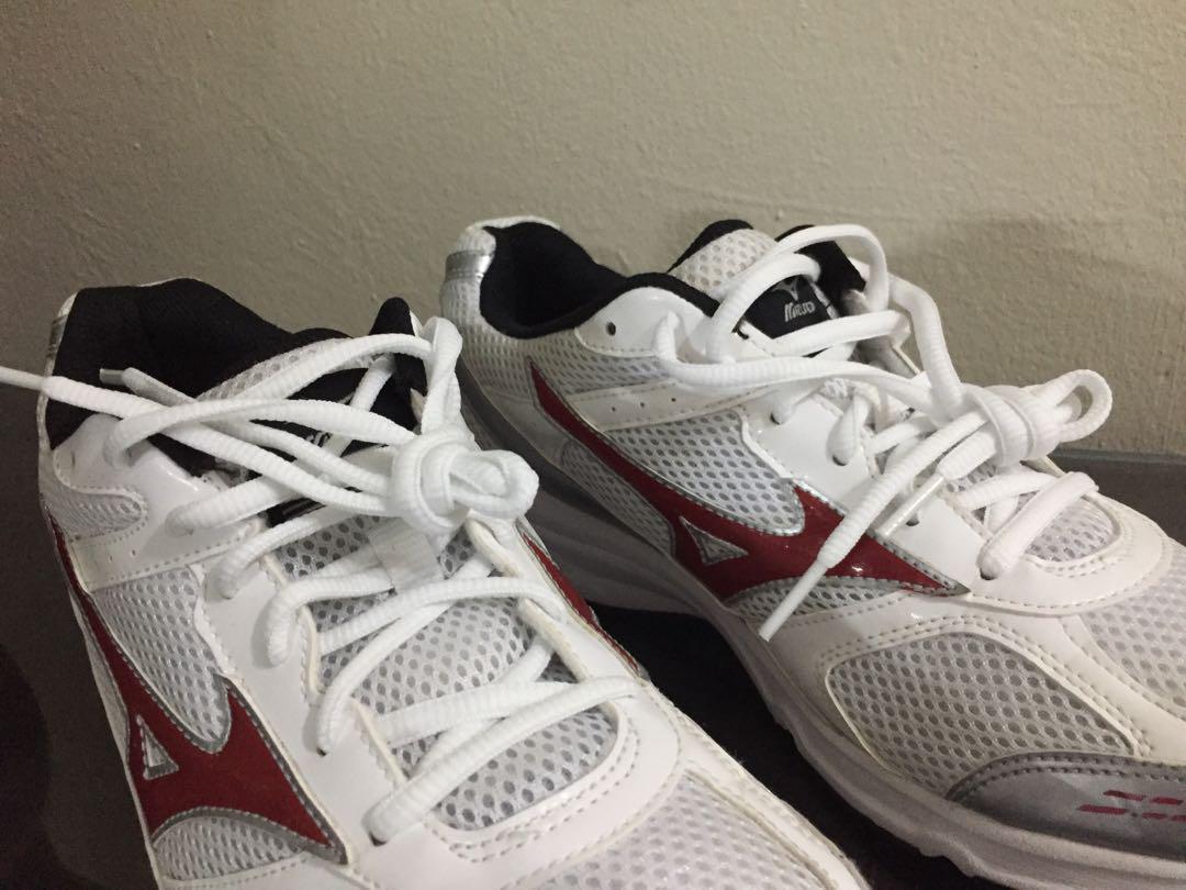 Mizuno wave clearance dynamotion fit x10
