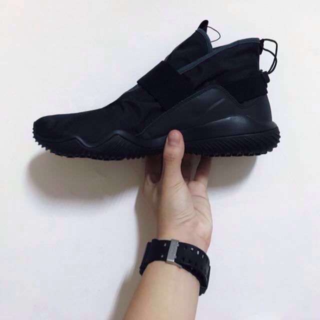 nike kmtr black