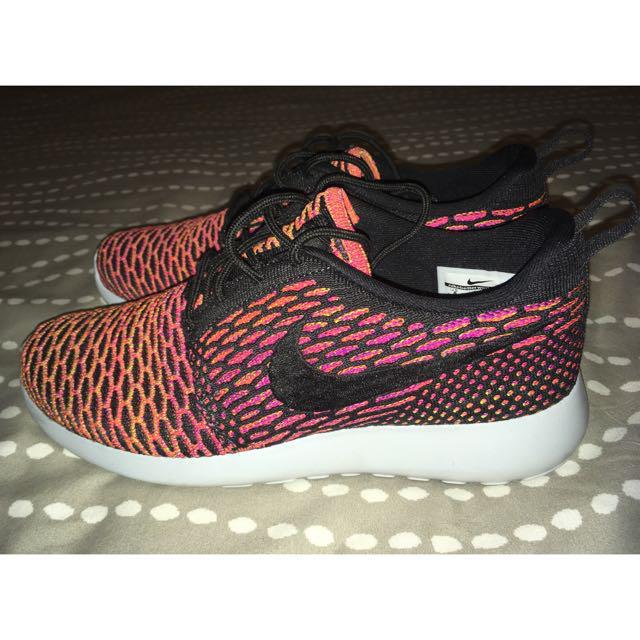 pink roshe run