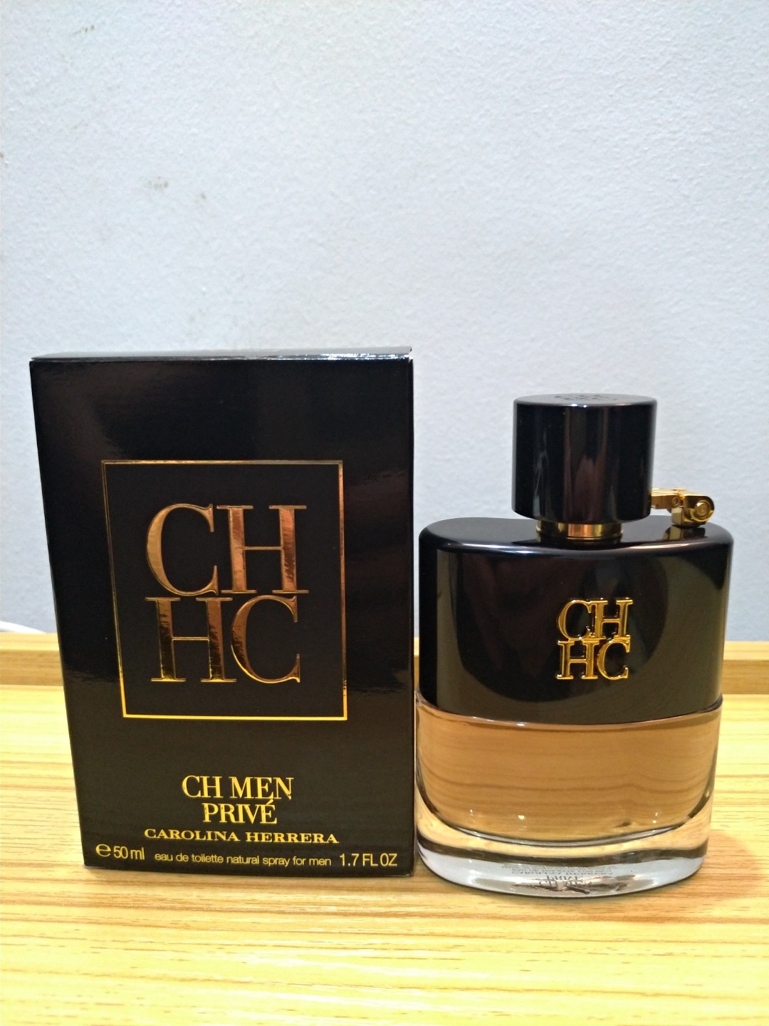 oud couture carolina herrera price