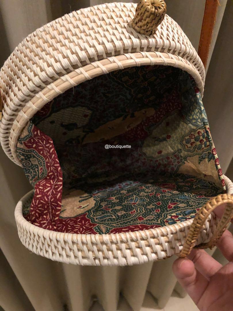 ribbon White detailed round rattan bag Women s Fashion Bags