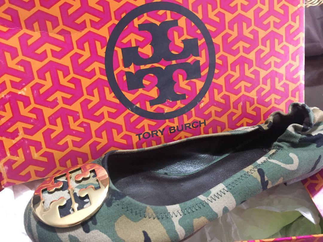 SALE* Authentic Tory Burch camo print, Women's Fashion, Footwear, Flipflops  and Slides on Carousell