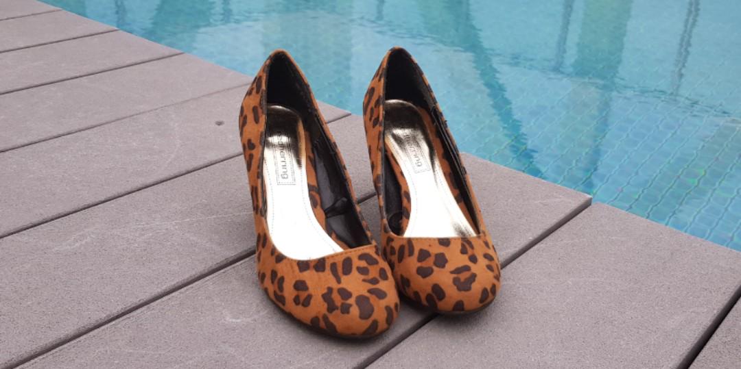 Red herring heels outlet