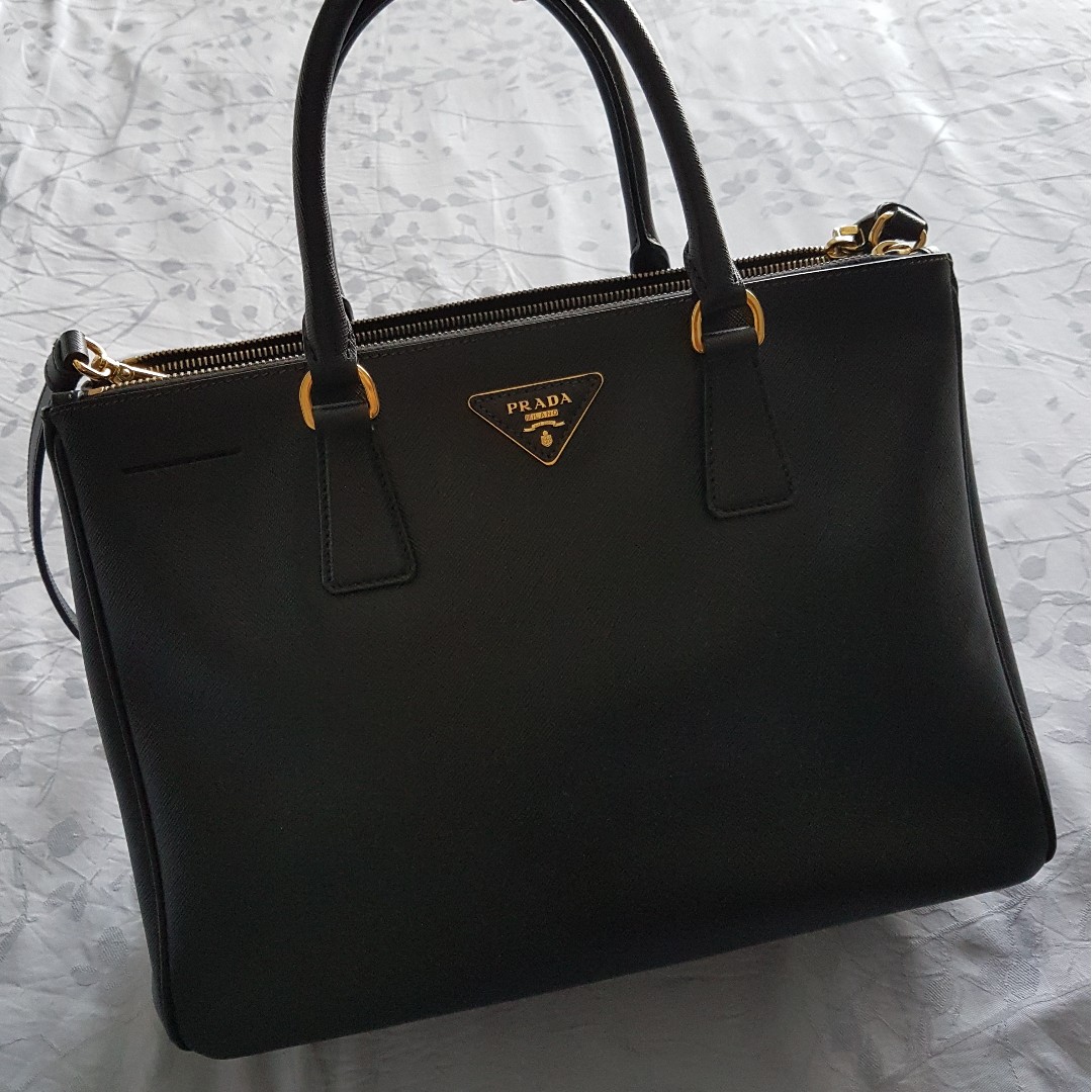 prada medium tote