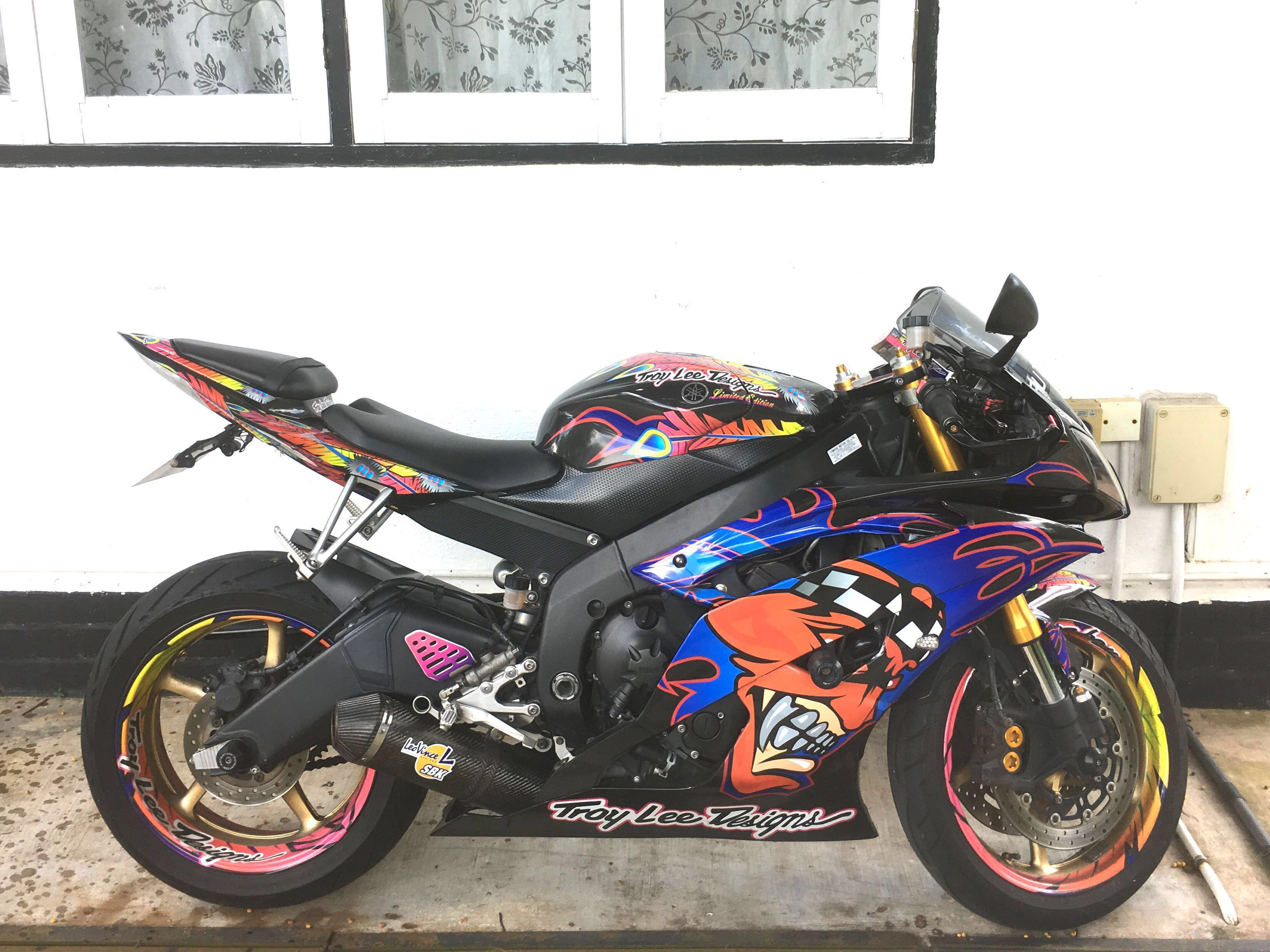 Leo on sale vince r6