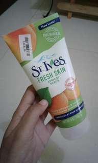 ST Ives Apricot Scrub (New Look)