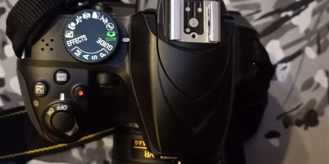 Digital camera (Category: Cameras) located in Singapore. Submitted by flybuyjo (Listing ID 187490665, Image 4). Description: Nikon D3400 lens Af-P Nikkor 18 to 55 mm Excellent condition 2 batteries Bag Charger.
