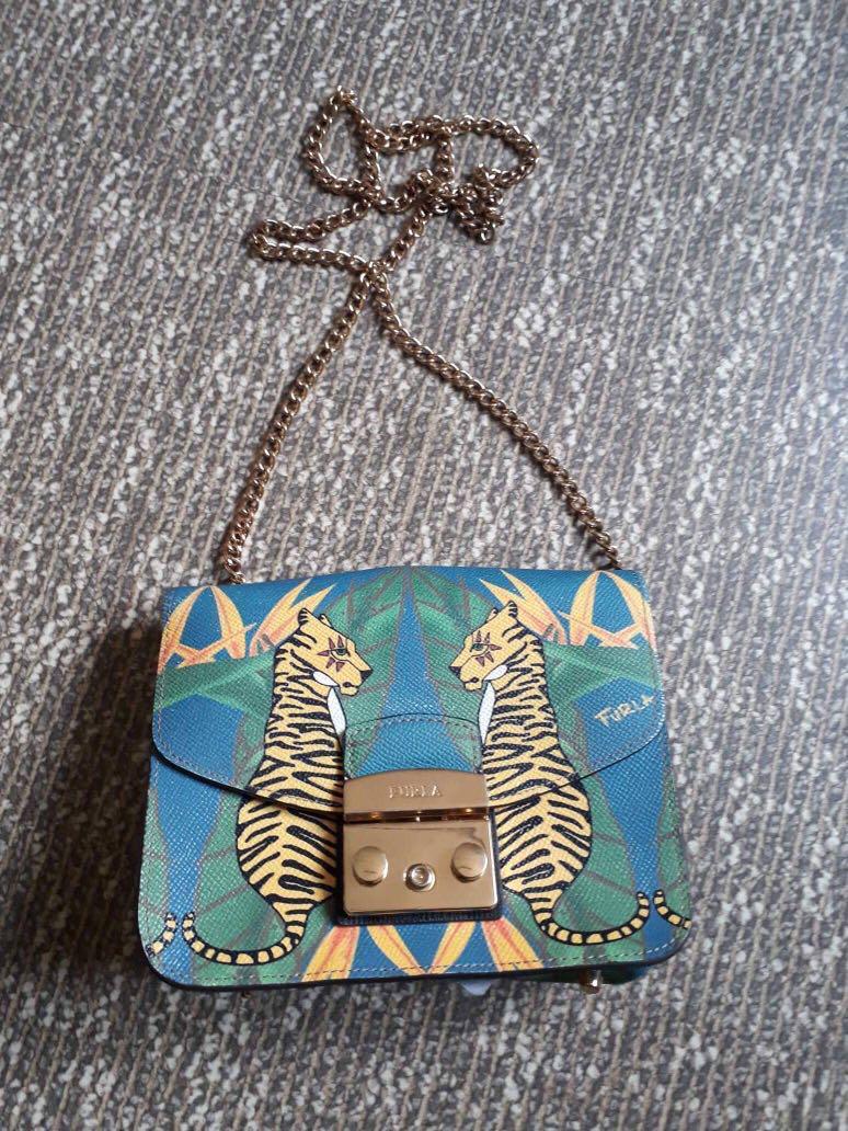 Furla tiger bag top