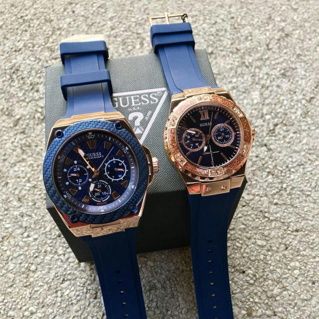 Couple shop watch 2018